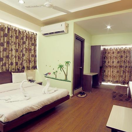 Hotel Avion Inn Ahmedabad Exterior photo