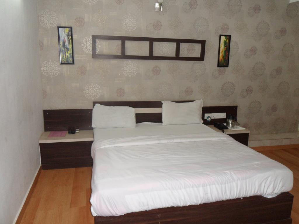 Hotel Avion Inn Ahmedabad Room photo