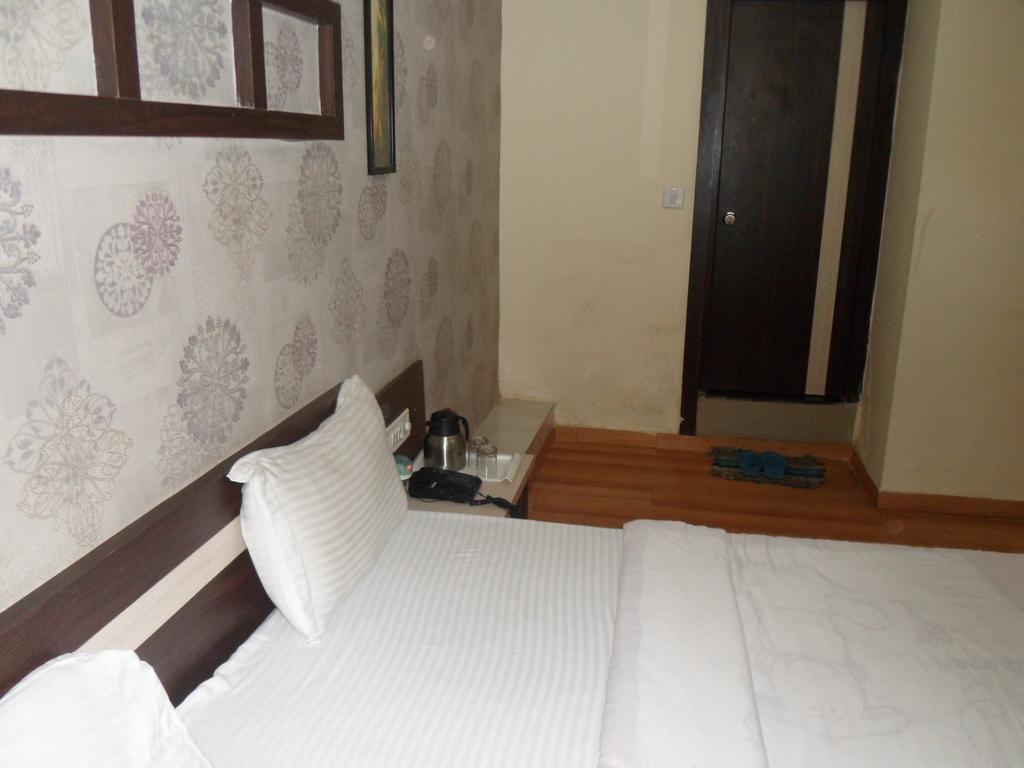 Hotel Avion Inn Ahmedabad Room photo