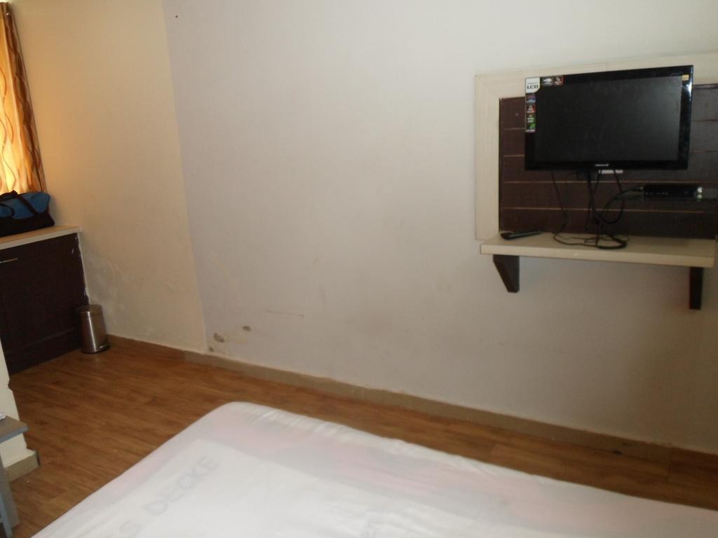 Hotel Avion Inn Ahmedabad Room photo