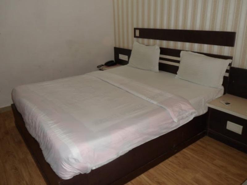 Hotel Avion Inn Ahmedabad Exterior photo