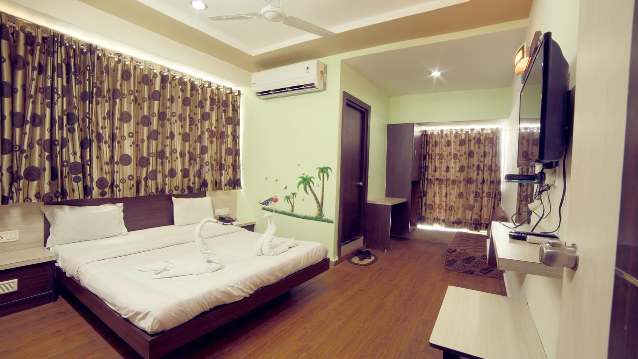 Hotel Avion Inn Ahmedabad Exterior photo