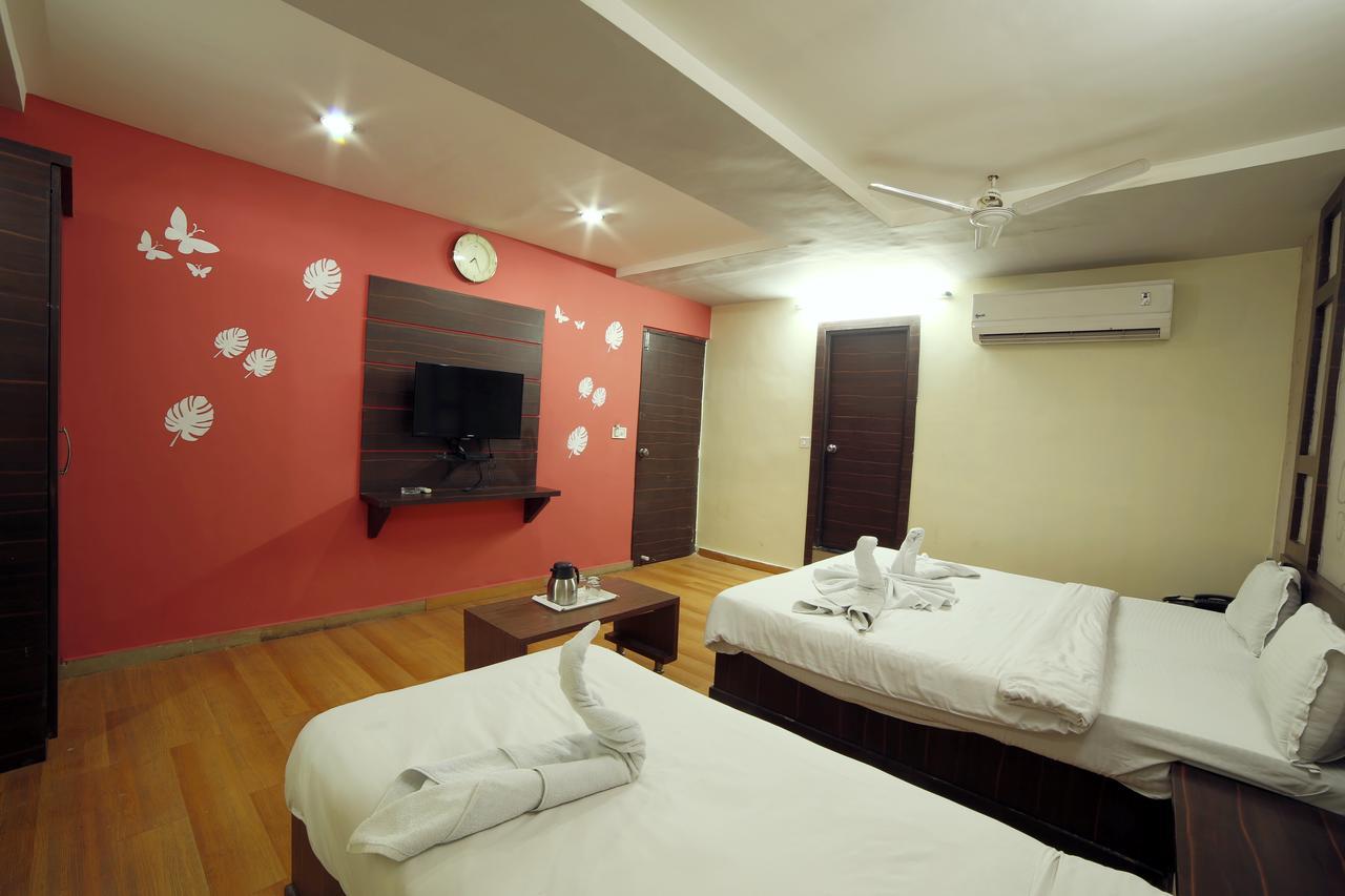 Hotel Avion Inn Ahmedabad Exterior photo