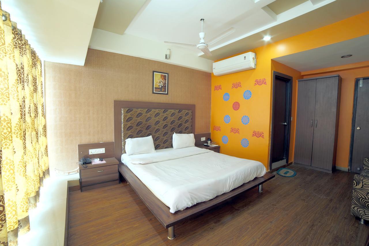 Hotel Avion Inn Ahmedabad Exterior photo